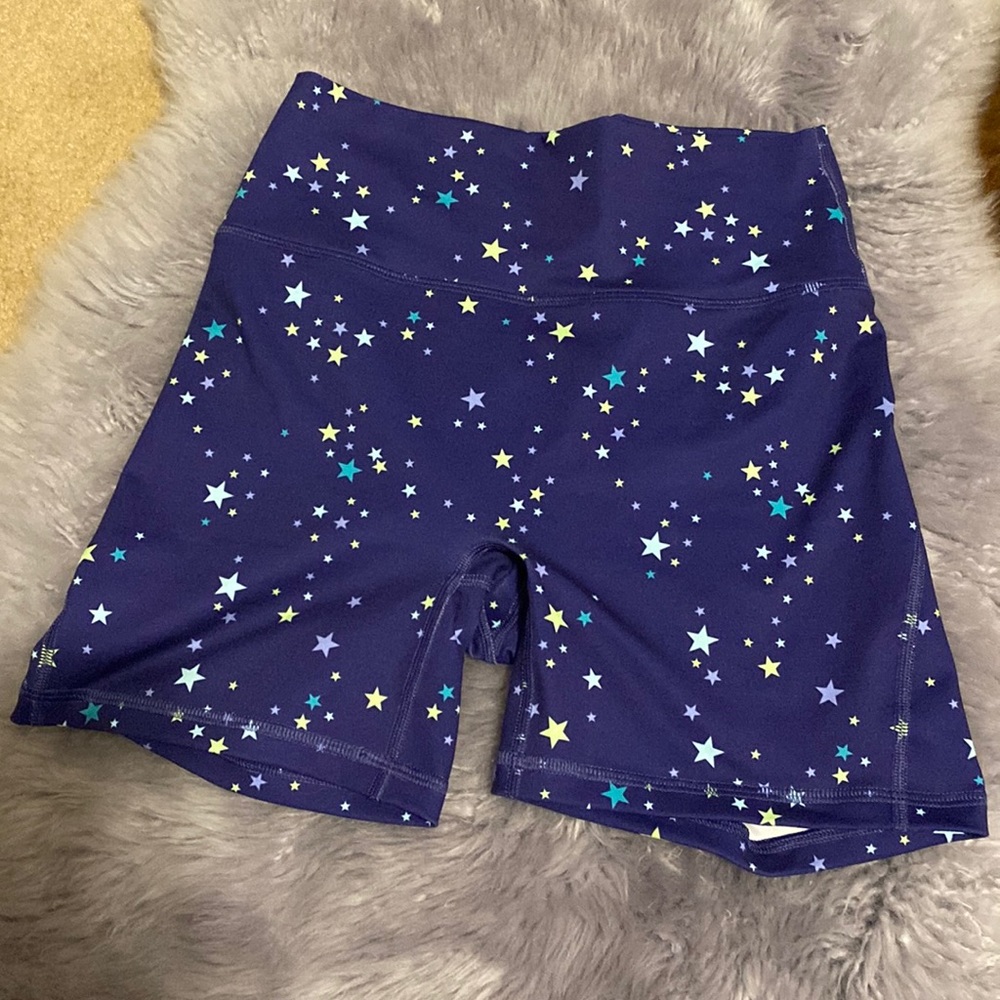 Fleo NFS (no front seam) Charge High Rise 5” gym shorts Stars print